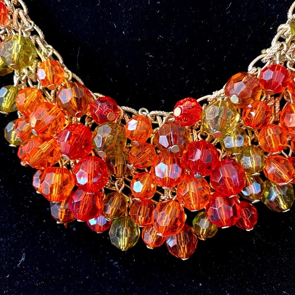 Elegant Gold and Orange Beaded Necklace - Picture 2 of 6